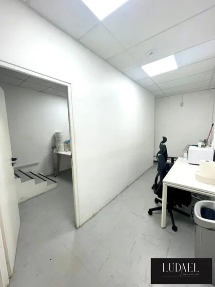 6 Rue Carle Hébert, Courbevoie for sale - Building Photo - Image 3 of 6