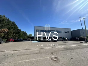 Office in Éguilles for lease Building Photo- Image 1 of 1