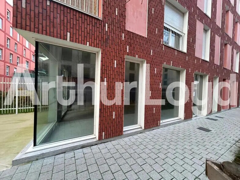 Retail in Saint-André-lez-Lille for lease - Building Photo - Image 2 of 5