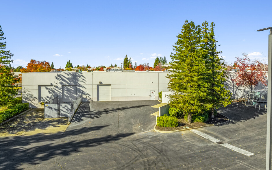 1390 Lead Hill Blvd, Roseville, CA for sale - Building Photo - Image 2 of 27