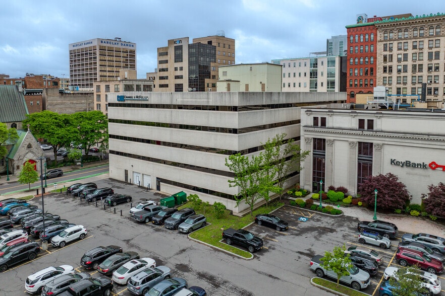 221 S Warren St, Syracuse, NY for lease - Building Photo - Image 3 of 6