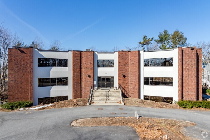 52 Accord Park Dr, Norwell, MA 02061