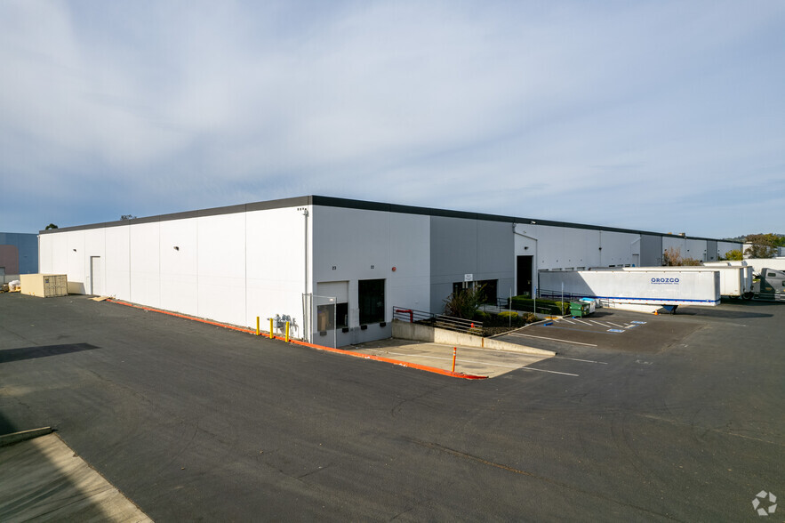 30973-30995 Santana St, Hayward, CA for lease - Building Photo - Image 1 of 4