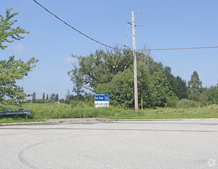 1985 Gore Rd, London, ON N5V 5A9