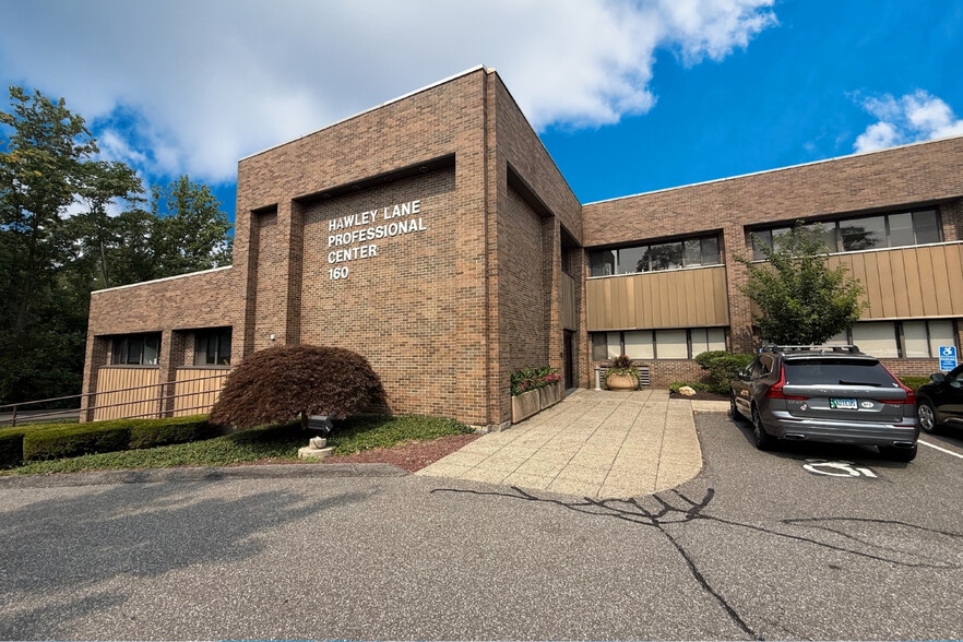 160 Hawley Ln, Trumbull, CT for lease - Building Photo - Image 3 of 17
