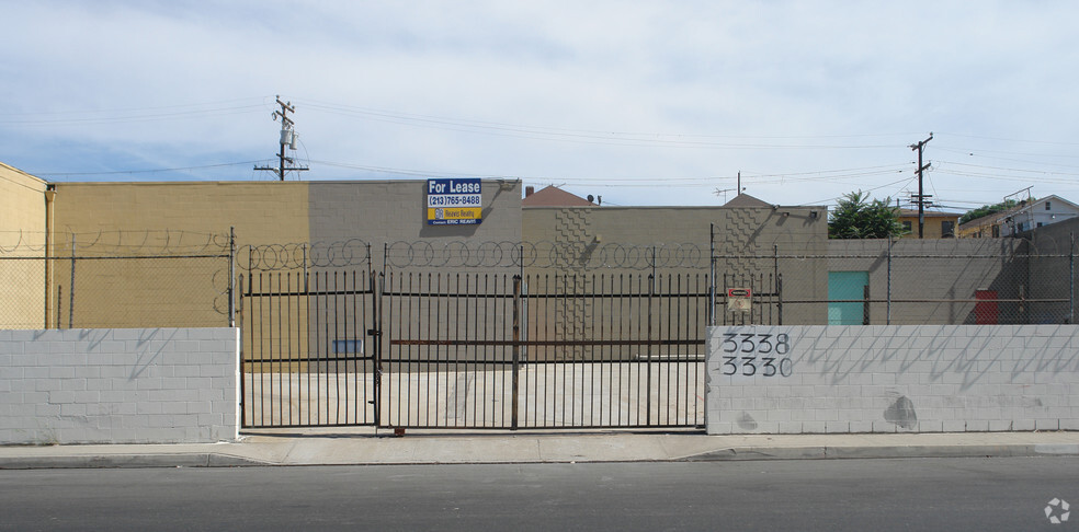 3330 E Fowler St, Los Angeles, CA for lease - Building Photo - Image 2 of 17