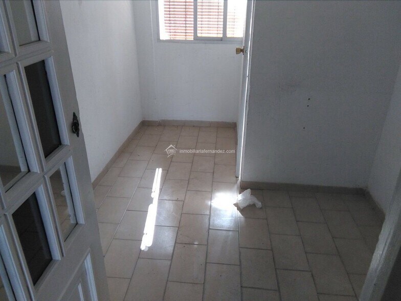 Retail in Cáceres, Cáceres for lease - Building Photo - Image 2 of 6