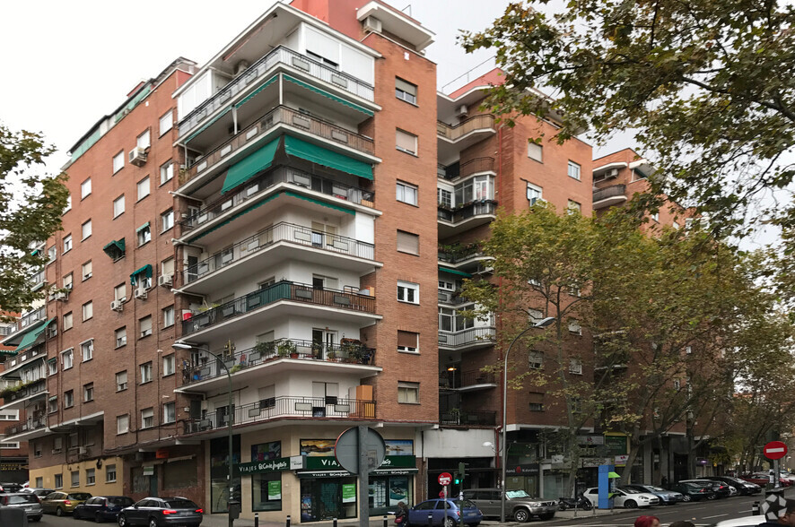 Calle De Clara Del Rey, 43, Madrid, Madrid for sale - Primary Photo - Image 1 of 1