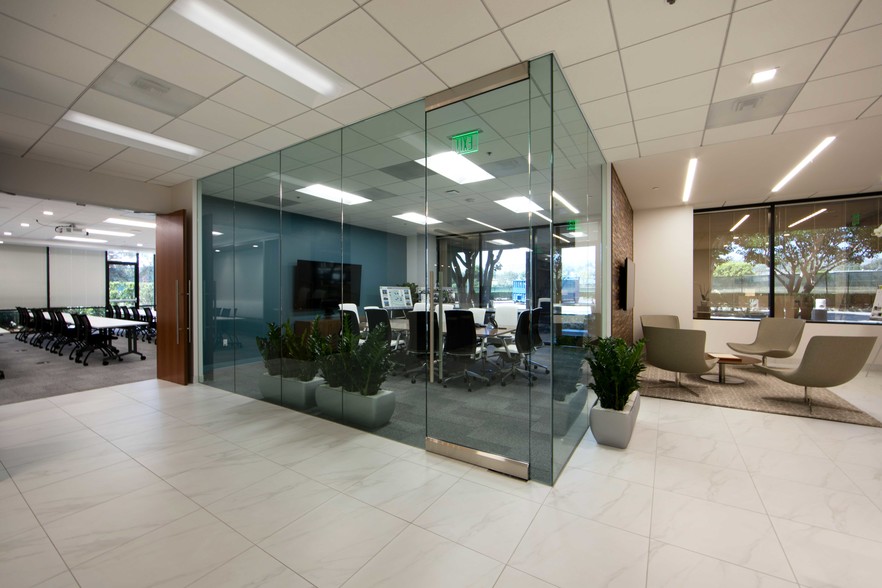 135 S State College Blvd, Brea, CA for lease - Interior Photo - Image 1 of 6