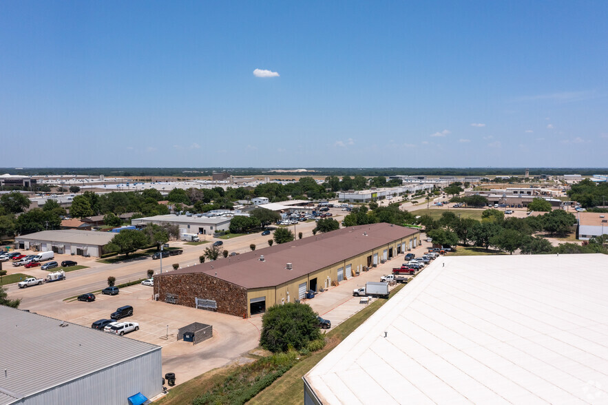 330 Industrial Blvd, McKinney, TX for lease - Aerial - Image 3 of 9