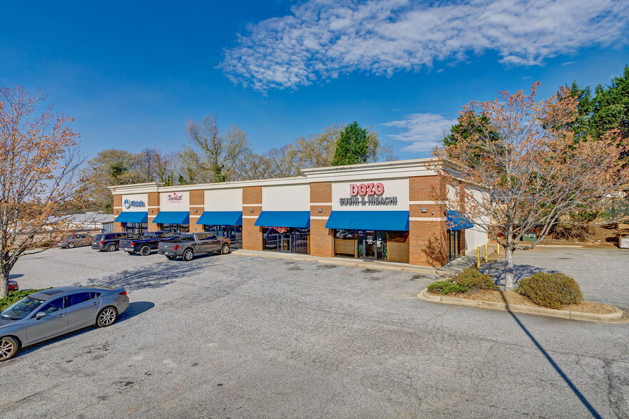 Easley Community Center portfolio of 2 properties for sale on LoopNet.com - Building Photo - Image 2 of 10