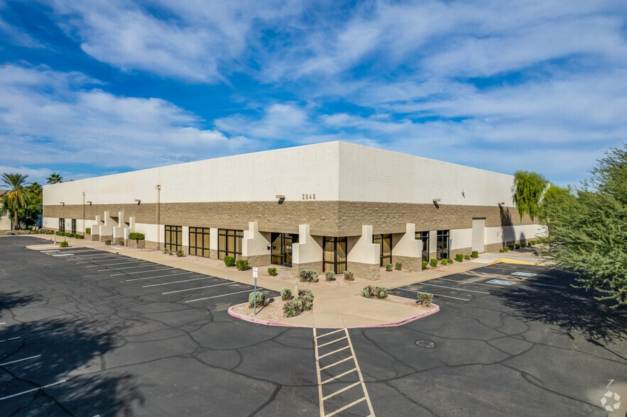 2848 W Sweetwater Ave, Phoenix, AZ for lease - Primary Photo - Image 1 of 18