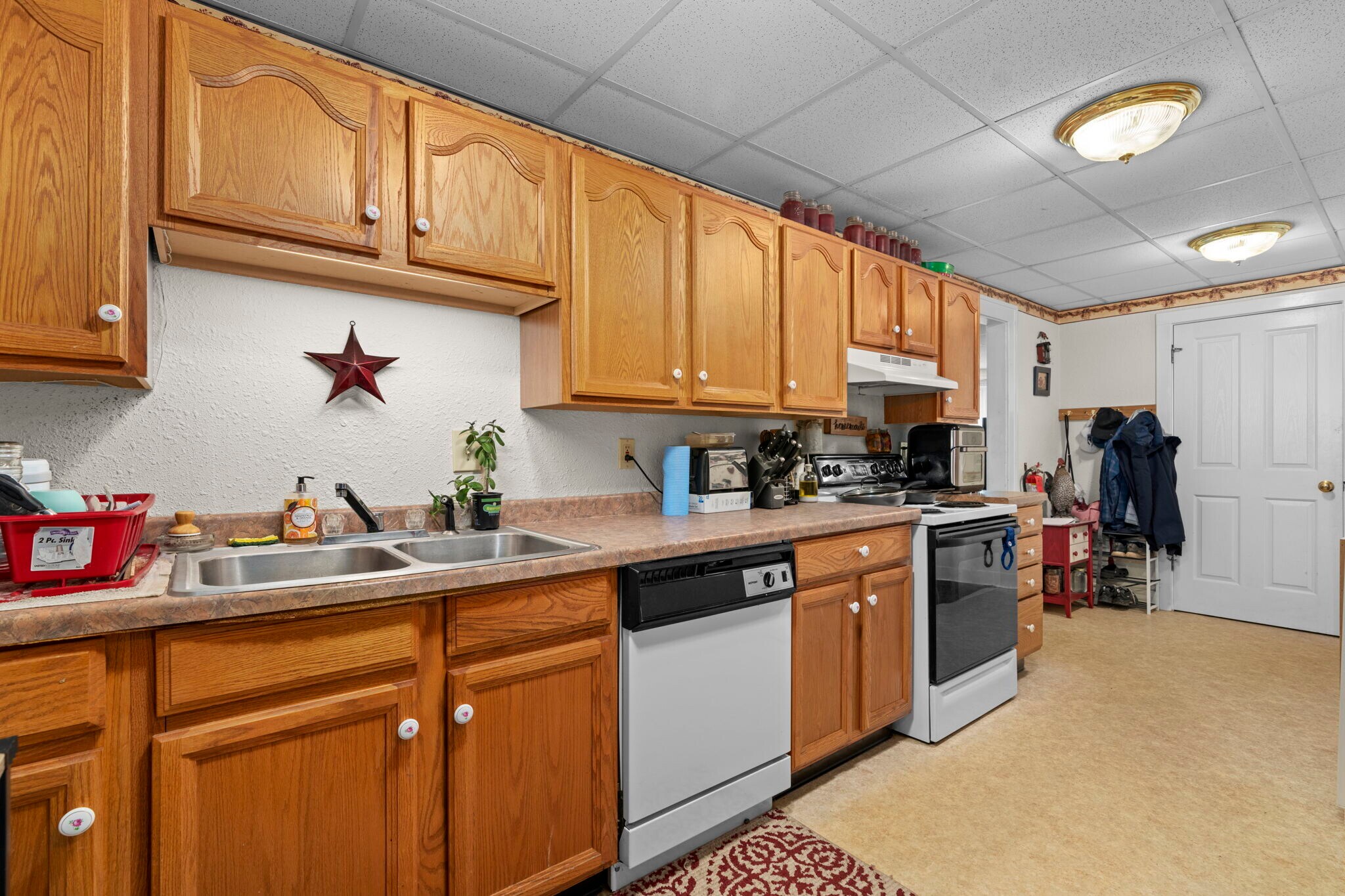 205 Declark St, Beaver Dam, WI for sale Interior Photo- Image 1 of 1