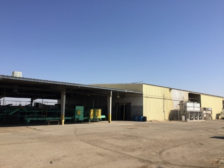 16508 E Parlier Ave, Parlier, CA 93648