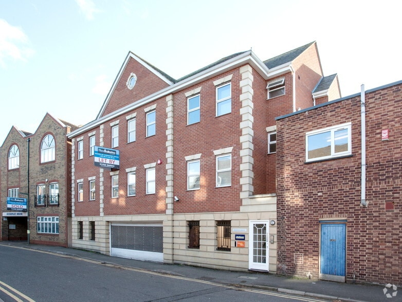 Gogmore Ln, Chertsey for sale - Primary Photo - Image 1 of 1