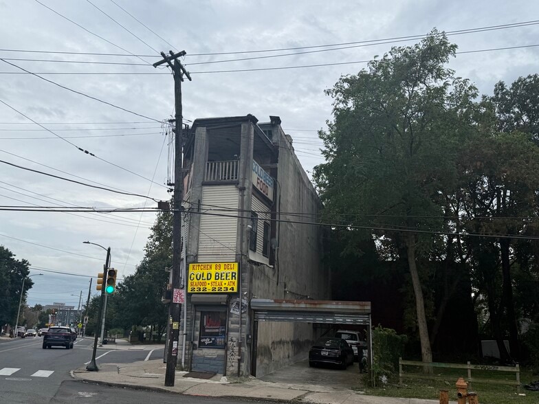 Building, Land Restaurant Cold Beer biz portfolio of 2 properties for sale on LoopNet.com - Building Photo - Image 2 of 36