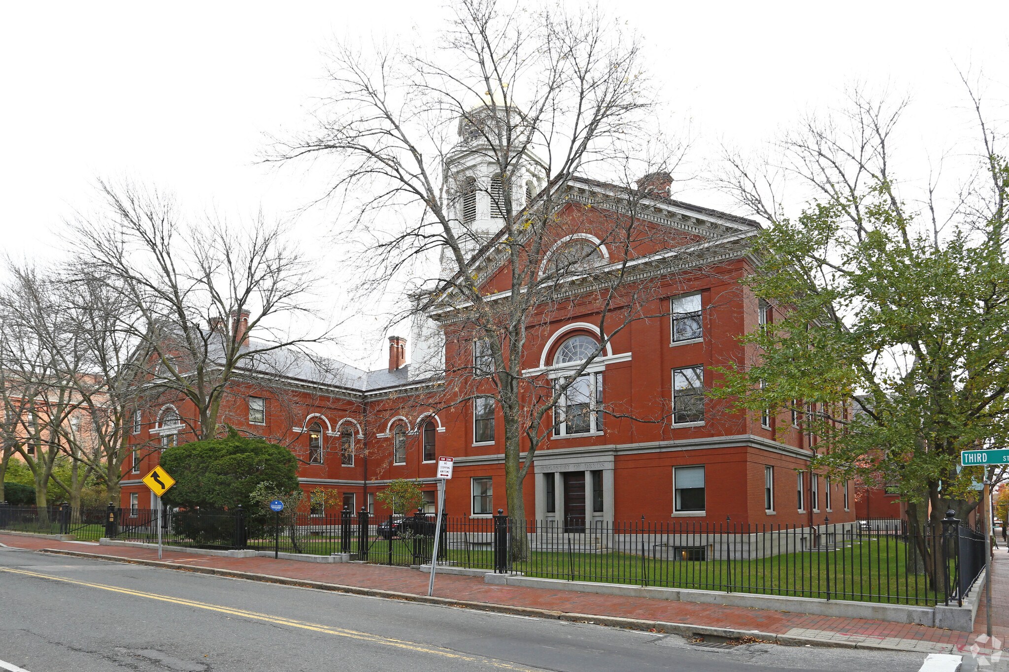 4347 Thorndike St, Cambridge, MA 02141 Bulfinch Square