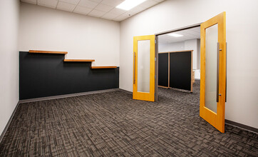 11 E Superior St, Duluth, MN for lease Interior Photo- Image 2 of 6