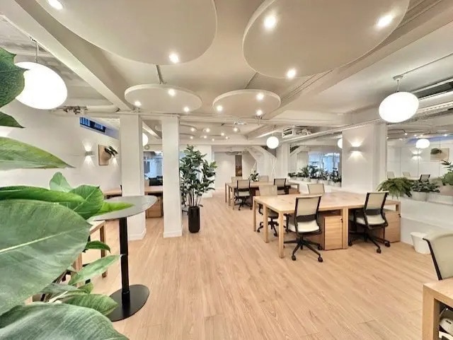 Coworking Space in Paris for lease - Interior Photo - Image 2 of 8