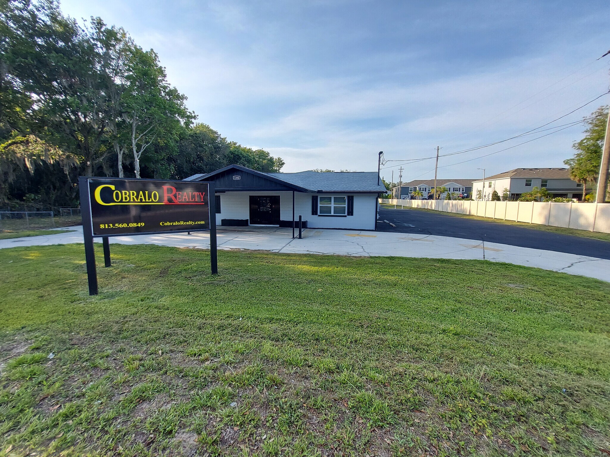 1202 Bloomingdale Ave, Valrico, FL for sale Primary Photo- Image 1 of 1