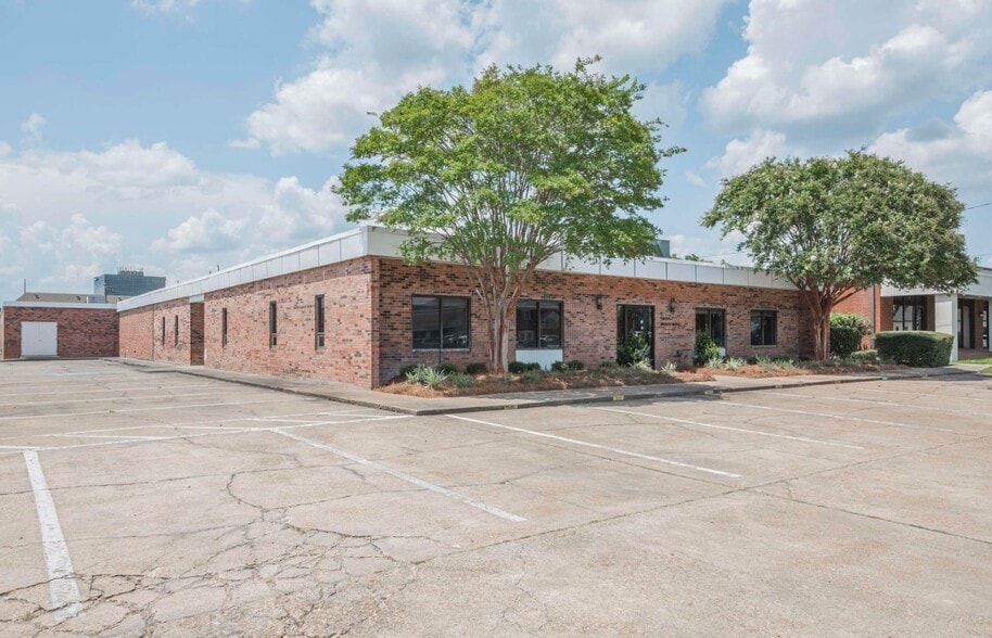 1807 Tower Dr, Monroe, LA for lease - Building Photo - Image 2 of 32