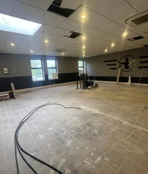 Flex in Champigny-sur-Marne for lease - Building Photo - Image 3 of 7