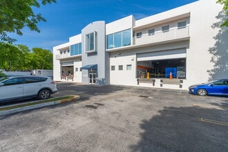 2100 Nw 102nd Pl, Doral, FL for lease Interior Photo- Image 2 of 20