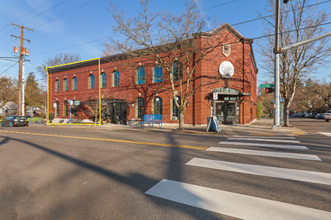 2393 NE Fremont St, Portland, OR for lease Building Photo- Image 1 of 12