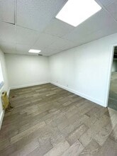 4861-4875 NE 12th Ave, Fort Lauderdale, FL for lease Interior Photo- Image 2 of 3