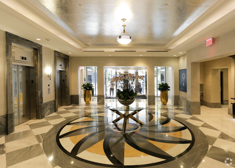 396 Alhambra Cir, Coral Gables, FL for lease - Lobby - Image 2 of 11