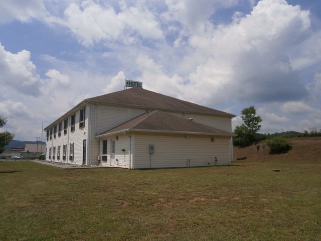 2521 Lawn Rd, Meadow Bridge, WV for sale - Building Photo - Image 3 of 8