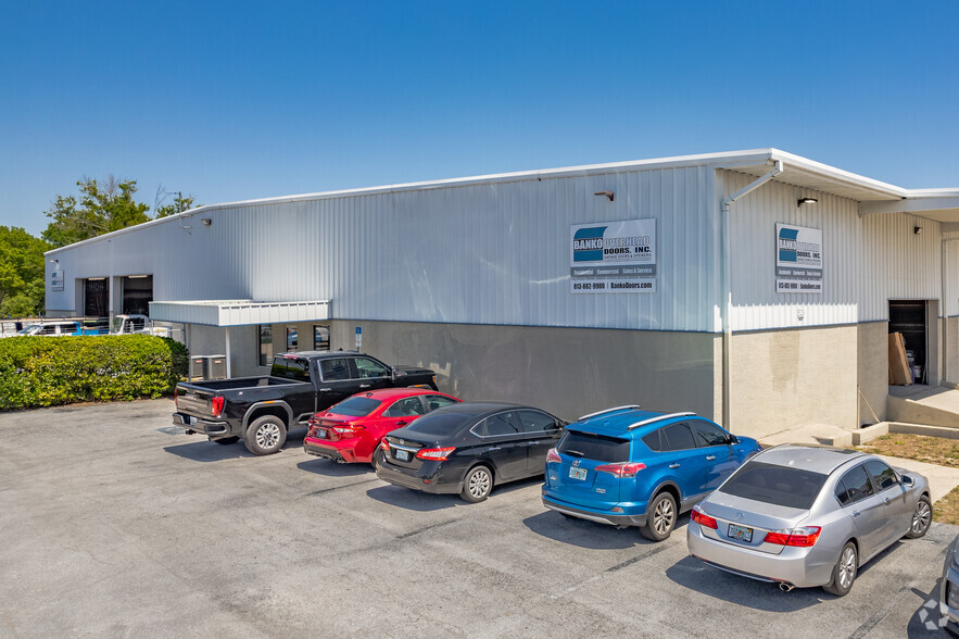 5329 W Crenshaw St, Tampa, FL for lease - Building Photo - Image 3 of 6