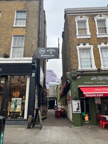 137 Upper St, London for sale - Building Photo - Image 1 of 1