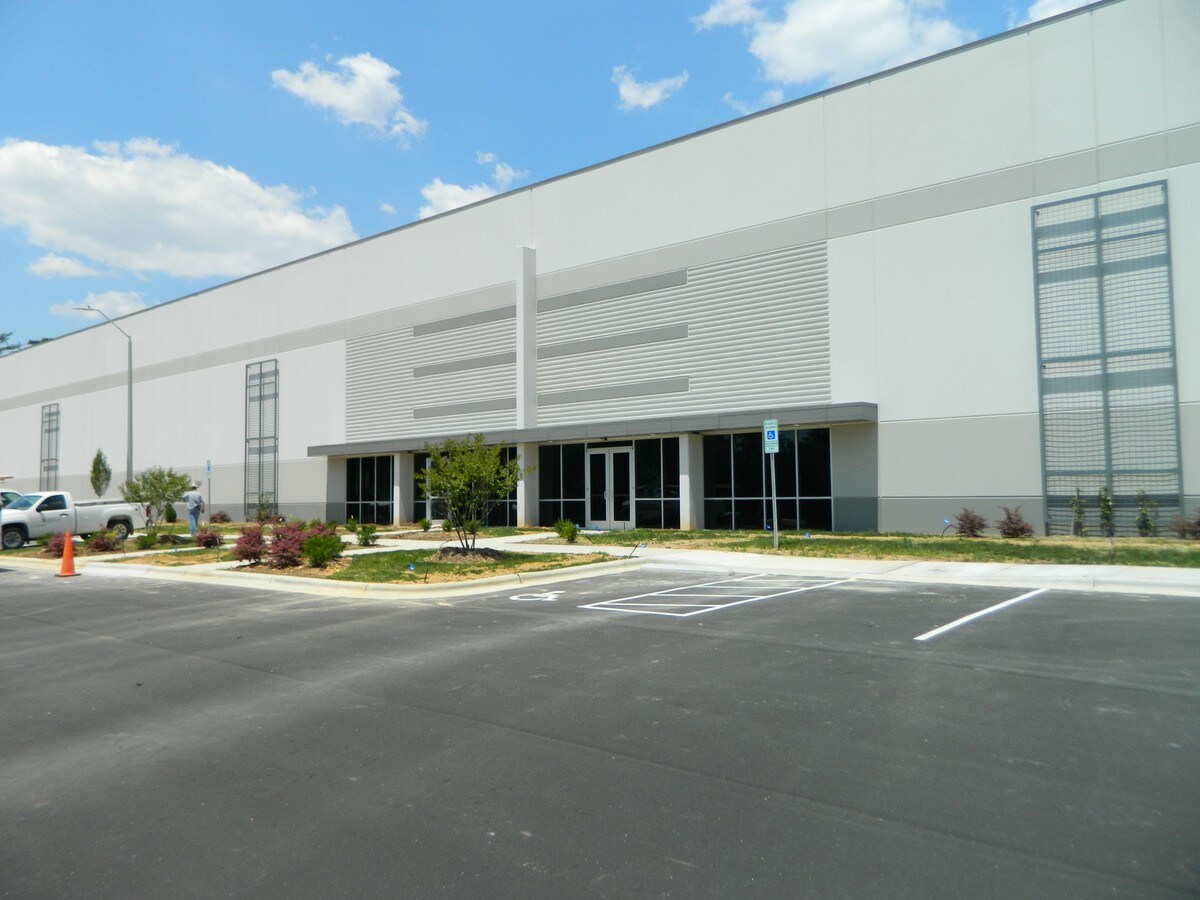 520 Hinton Oaks Blvd, Knightdale, NC 27545