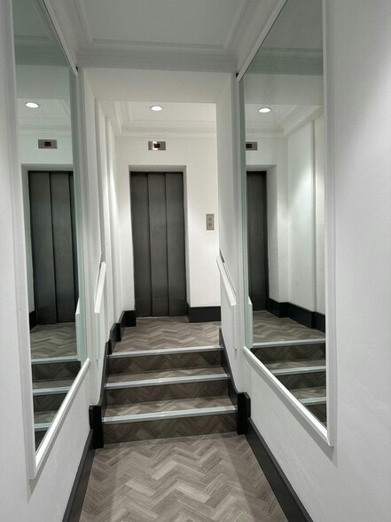 54 Conduit St, London for lease - Interior Photo - Image 2 of 6