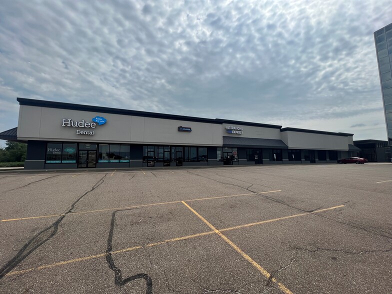 4400-4420 Belden Village St NW, Canton, OH for lease - Building Photo - Image 2 of 2