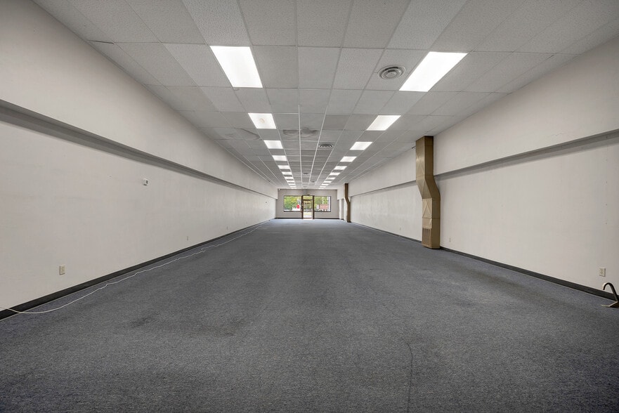 340-348 N Military Ave, Green Bay, WI for sale - Building Photo - Image 3 of 38