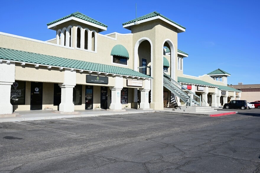 6000-6038 Smoke Ranch Rd, Las Vegas, NV for lease - Building Photo - Image 1 of 7