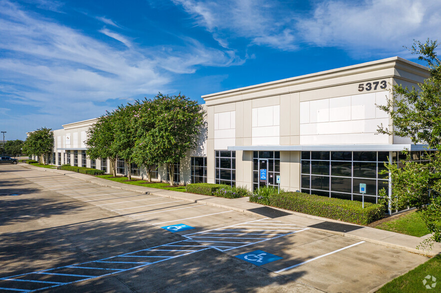 5373 W Sam Houston Pky N, Houston, TX for lease - Primary Photo - Image 1 of 4