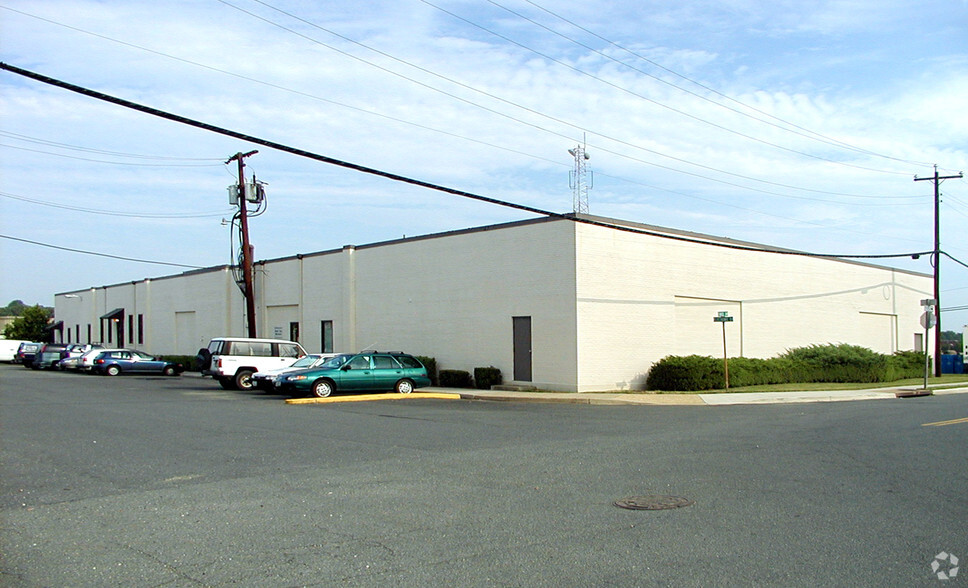 6714 Electronic Dr, Springfield, VA for lease - Building Photo - Image 2 of 12