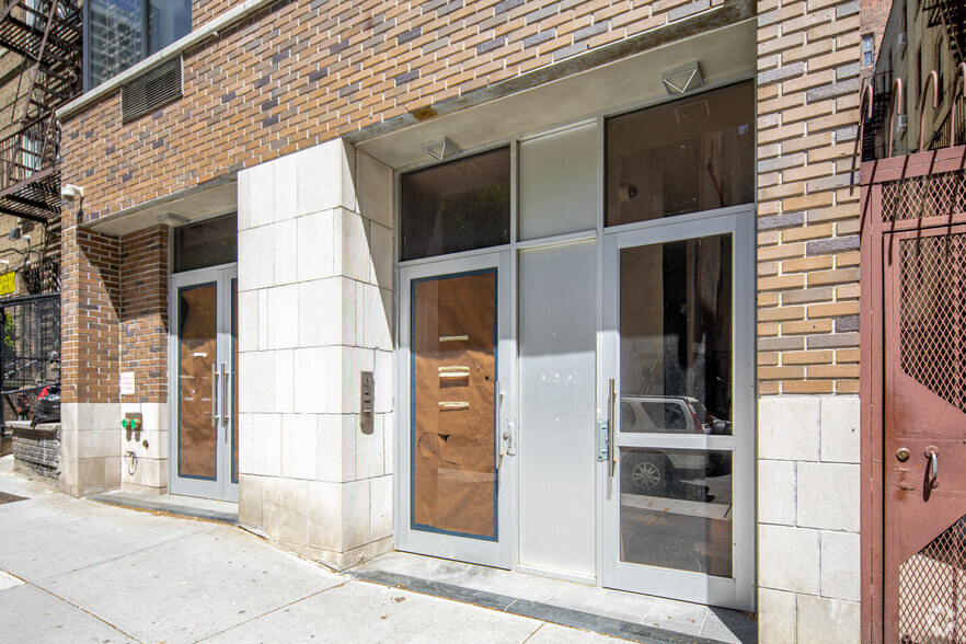 703 W 171st St, New York, NY for lease - Building Photo - Image 2 of 3