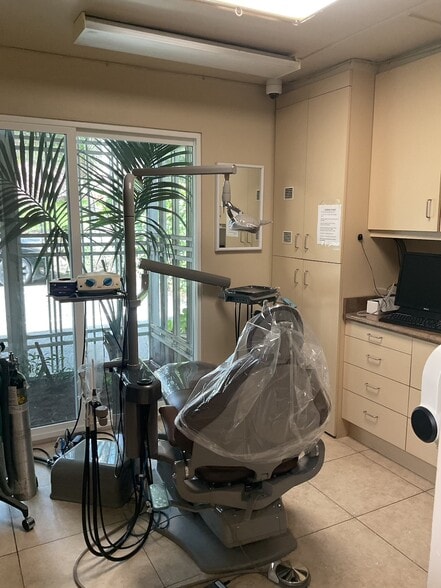 965 Pacific St, Monterey, CA for sale - Interior Photo - Image 2 of 4