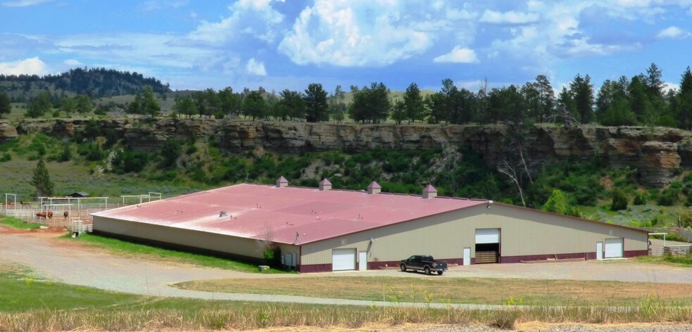 390 Rapelje Rd, Columbus, MT for sale - Primary Photo - Image 1 of 1