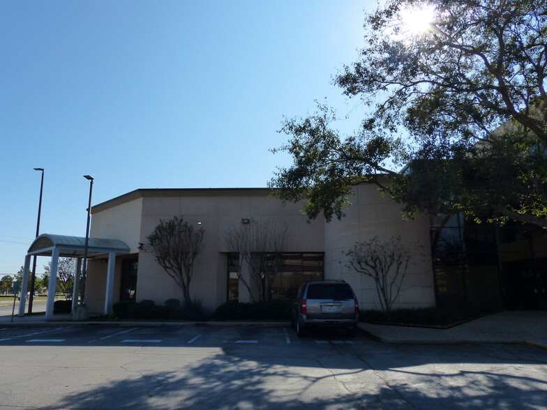 1035 Dairy Ashford Rd, Houston, TX for lease - Building Photo - Image 3 of 15