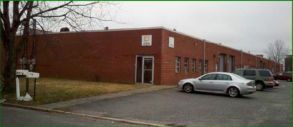 110 Bell St, West Babylon, NY for sale Primary Photo- Image 1 of 1