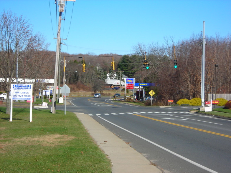 395 Monroe Tpke, Monroe, CT for sale - Primary Photo - Image 1 of 1