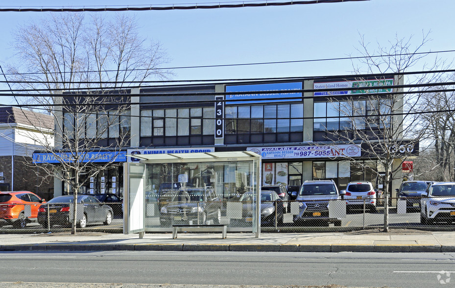 2300 Hylan Blvd, Staten Island, NY for sale - Primary Photo - Image 1 of 1