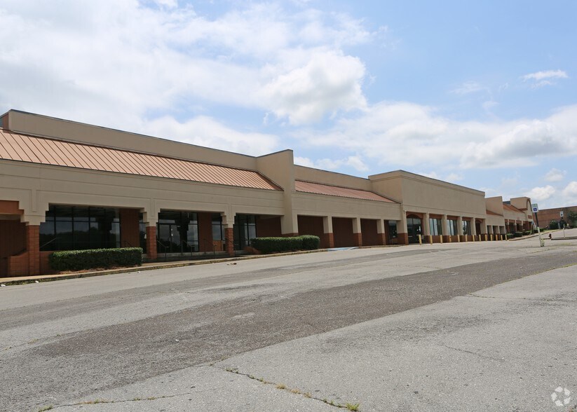 6500-6550 Aaron Aronov Dr, Fairfield, AL for sale - Building Photo - Image 1 of 1