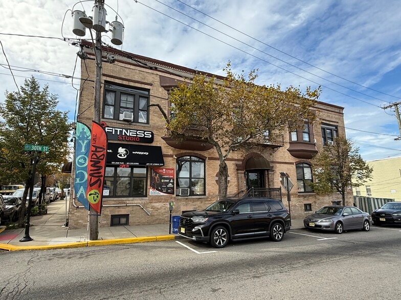 2913 Jeannette St, Union City, NJ for sale - Building Photo - Image 1 of 50