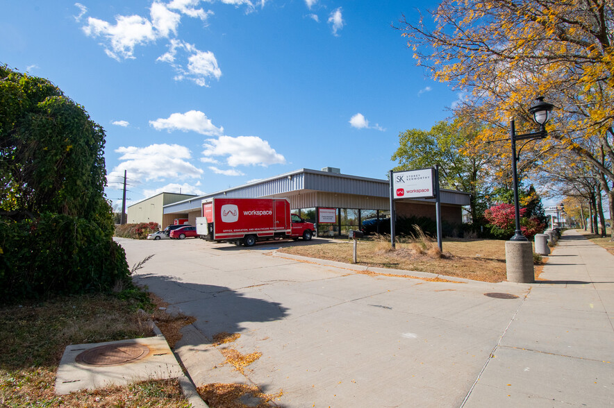 218 2nd St, Coralville, IA for sale - Primary Photo - Image 1 of 60